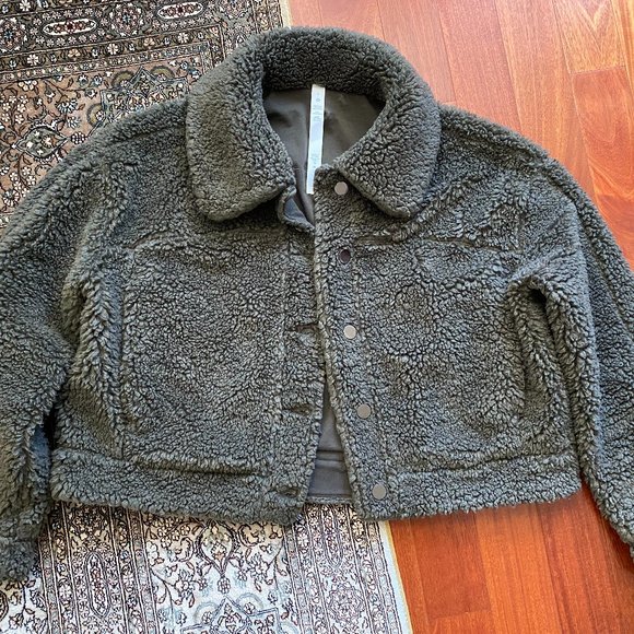 Lululemon Textured Fleece Button Jacket (Dark Olive) - Picture 6 of 9